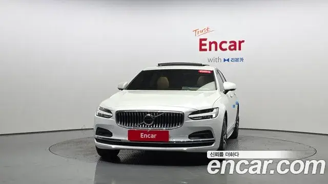 Volvo S90 2021 — ფოტო 27/35