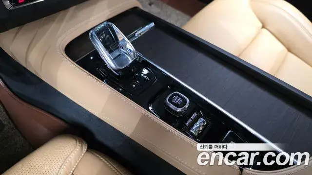 Volvo S90 2021 — ფოტო 22/35