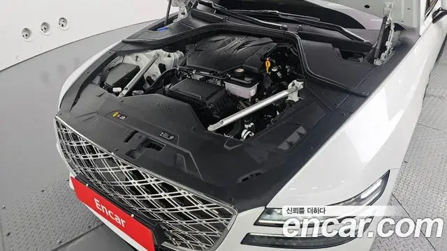 Genesis Electrified G80 2024 — Photo 6/20