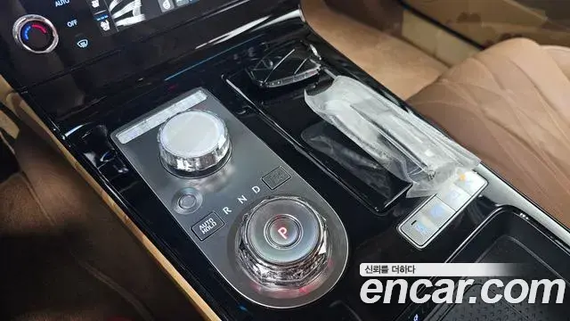 Genesis Electrified G80 2024 — Photo 9/20