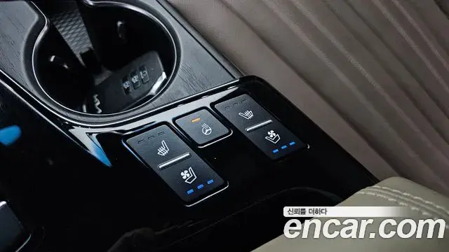 Kia K8 2021 — Şəkil 32/36