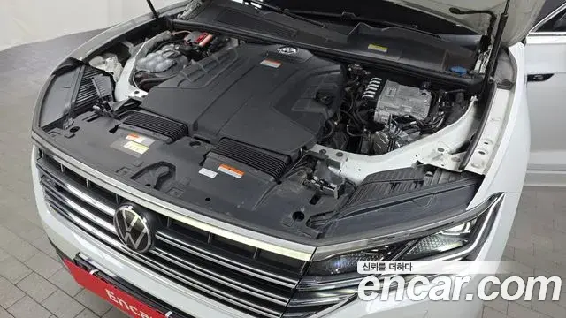 Volkswagen Touareg 2023 — Photo 26/37