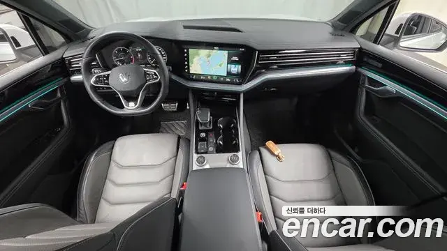 Volkswagen Touareg 2023 — Photo 12/37