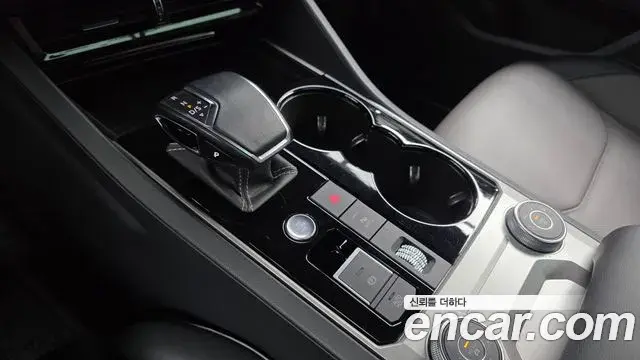 Volkswagen Touareg 2023 — Photo 30/37