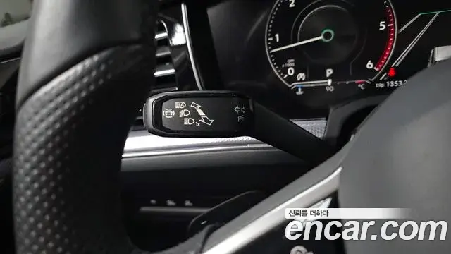 Volkswagen Touareg 2023 — Photo 32/37