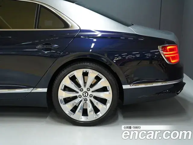 Bentley Flying Spur 2022 — Şəkil 17/20