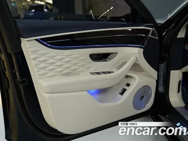 Bentley Flying Spur 2022 — Şəkil 15/20