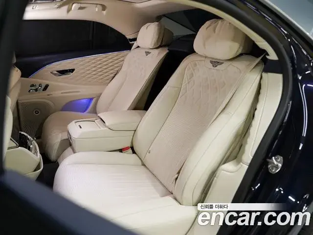 Bentley Flying Spur 2022 — Şəkil 12/20
