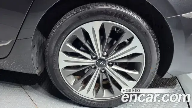 Kia K8 2021 — Photo 7/37