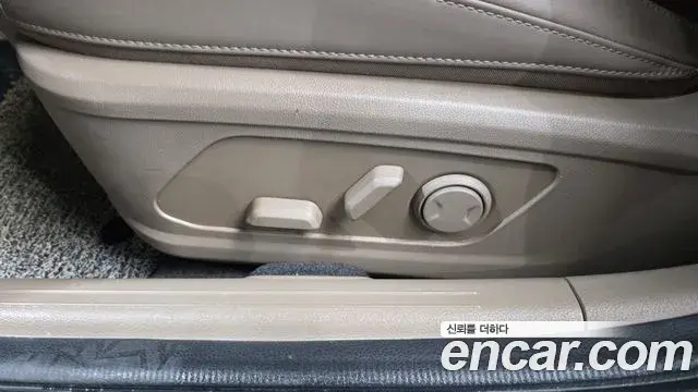 Kia K8 2021 — Photo 10/37