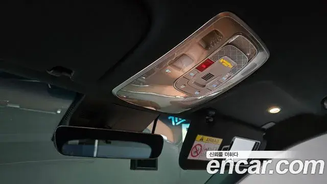 Genesis GV70 2022 — Şəkil 25/31