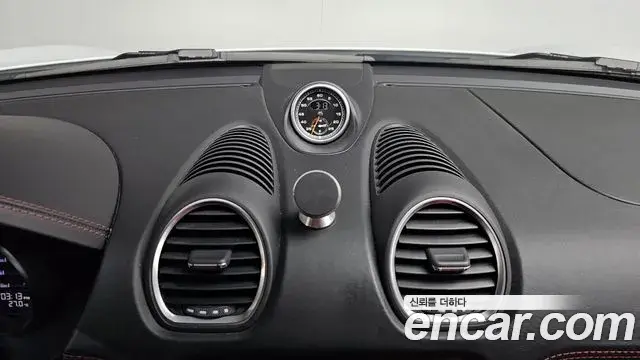 Porsche 718 Cayman 2020 — Photo 24/32