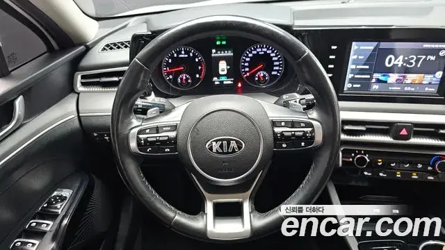 Kia K5 2021 — Фото 12/20