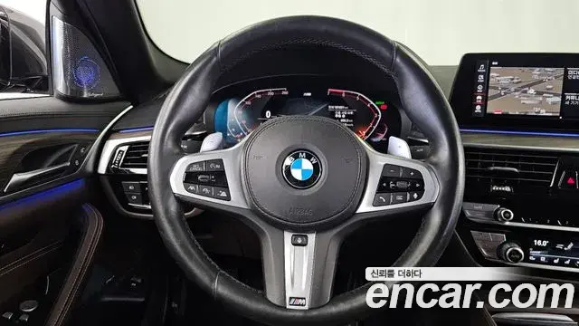 BMW 5 Series 2019 — Фото 13/20