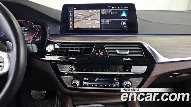 BMW 5 Series 2019 — Фото 14/20