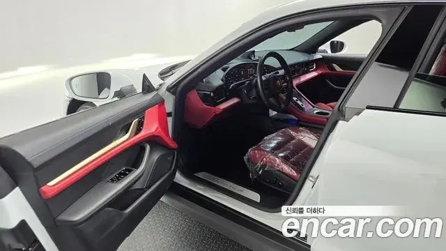 Porsche Taycan 2021 — Şəkil 14/36