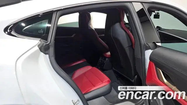 Porsche Taycan 2021 — Şəkil 16/36