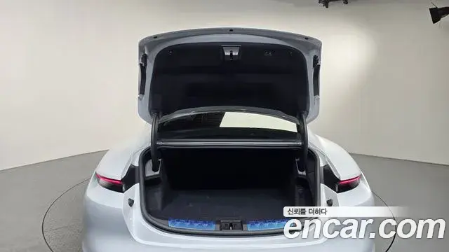 Porsche Taycan 2021 — Şəkil 28/36