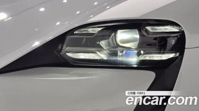 Porsche Taycan 2021 — Şəkil 8/36