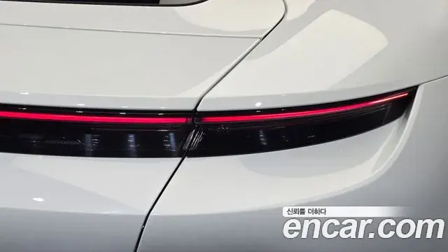 Porsche Taycan 2021 — Şəkil 17/36