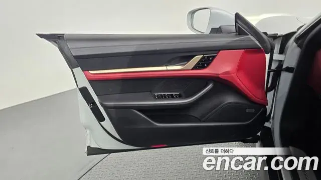 Porsche Taycan 2021 — Şəkil 21/36