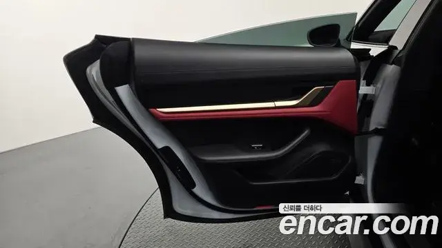 Porsche Taycan 2021 — Şəkil 15/36