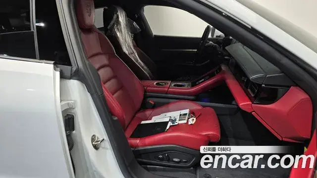 Porsche Taycan 2021 — Şəkil 9/36
