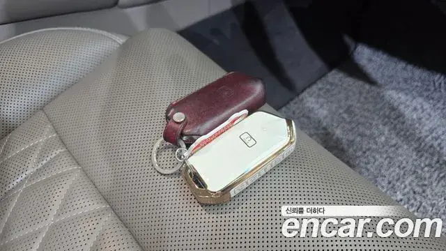 Kia The K9 2022 — Photo 2/37