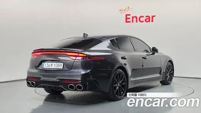 Kia Stinger 2022 — Фото 1/20