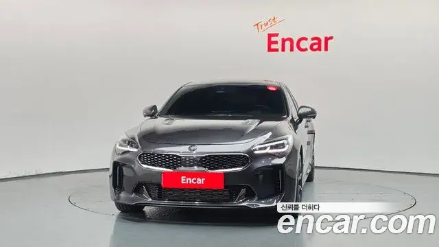 Kia Stinger 2022 — Фото 2/20
