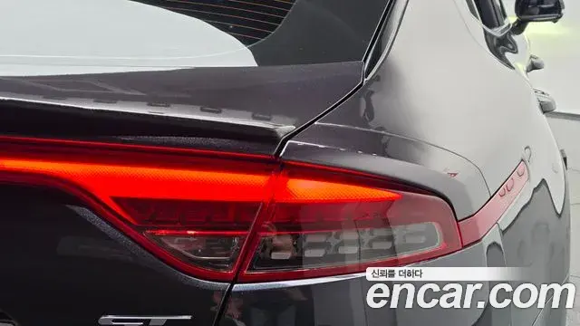 Kia Stinger Meister 2022 — Photo 26/30