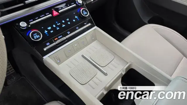 Hyundai Santa Fe 2023 — Фото 16/20