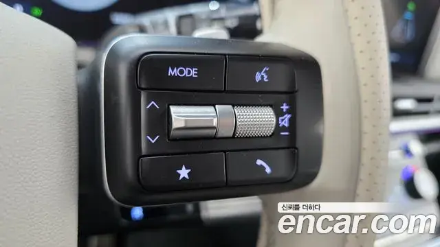 Hyundai Santa Fe 2023 — Фото 18/20