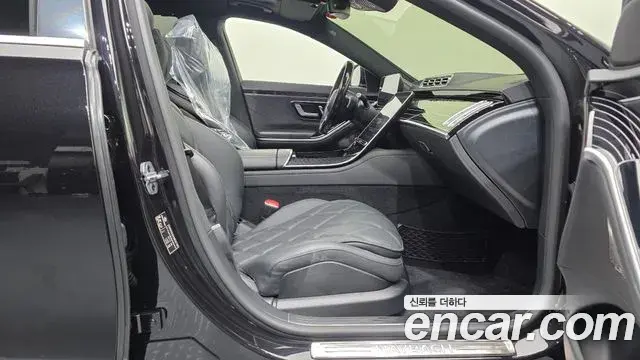 Mercedes-Benz S-Class 2021 — Photo 15/20