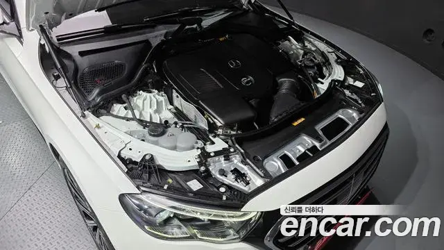 Mercedes-Benz E-Class 2024 — Photo 6/20