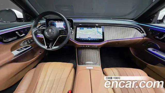 Mercedes-Benz E-Class 2024 — Photo 7/20