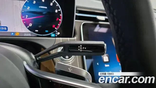 Mercedes-Benz E-Class 2024 — Photo 9/20