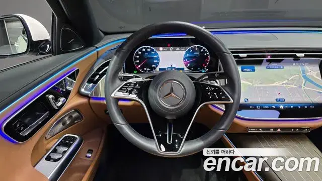 Mercedes-Benz E-Class 2024 — Photo 14/20