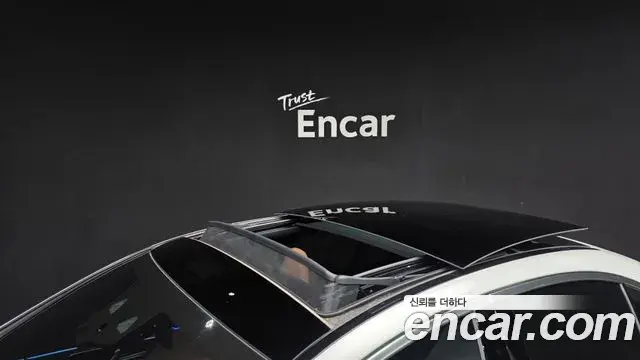Mercedes-Benz E-Class 2024 — Photo 20/20