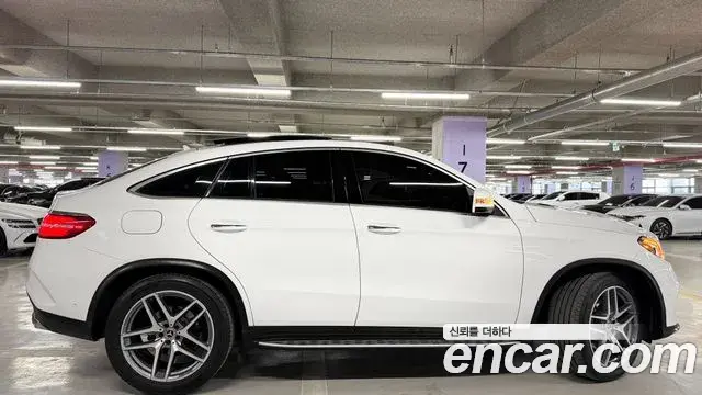 Mercedes-Benz GLE-Class 2018 — Фото 8/20