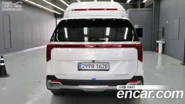 Kia Carnival 2025 — Photo 4/18