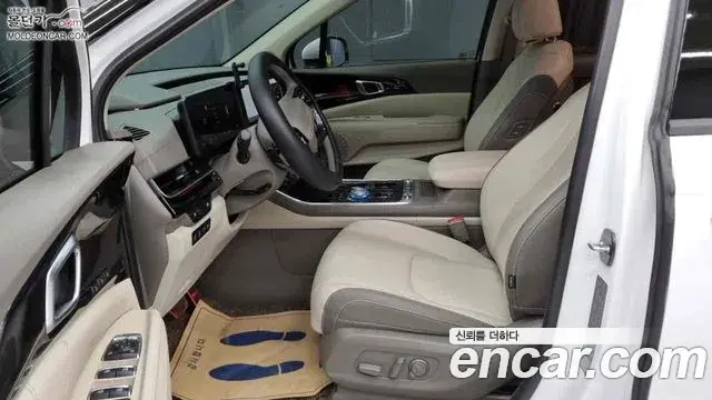 Kia Carnival 2025 — Photo 9/18