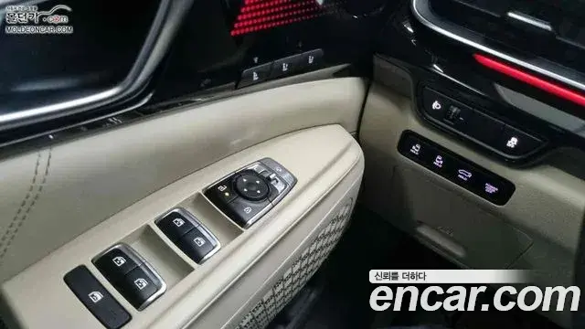 Kia Carnival 2025 — Photo 17/18