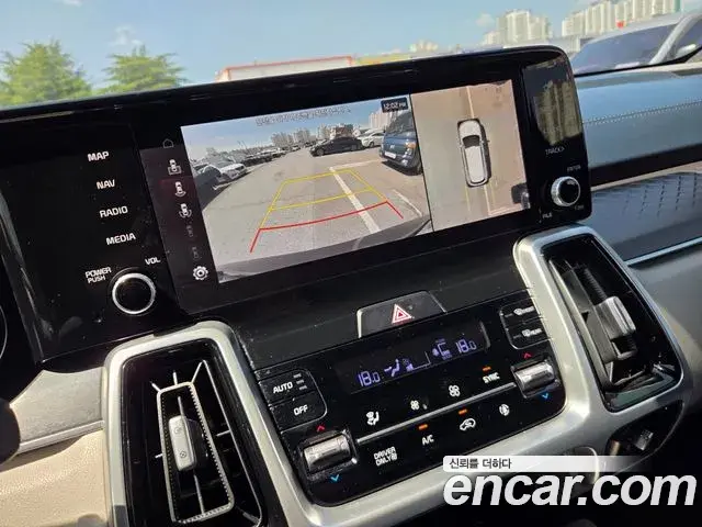 Kia Sorento 2021 — Фото 17/20