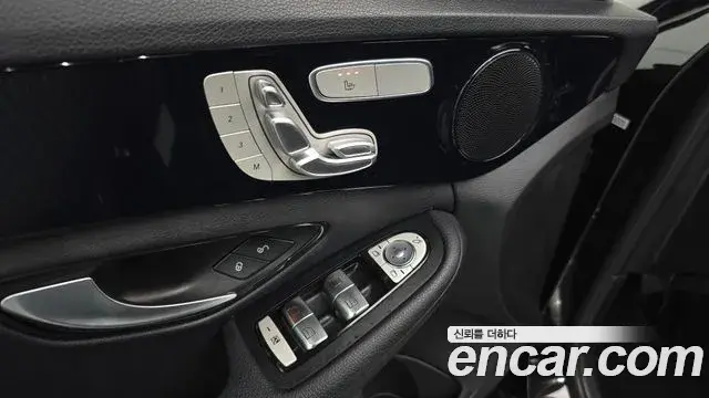 Mercedes-Benz C-Class 2019 — Фото 19/20