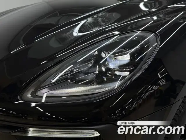 Porsche Macan 2022 — Şəkil 15/20