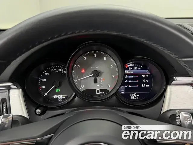 Porsche Macan 2022 — Şəkil 20/20