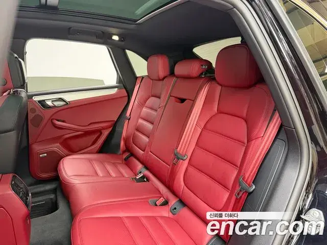 Porsche Macan 2022 — Şəkil 19/20