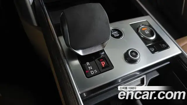Land Rover Range Rover 2023 — ფოტო 15/20