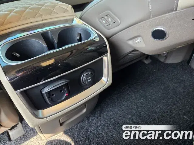 Kia Carnival 2021 — Фото 13/20